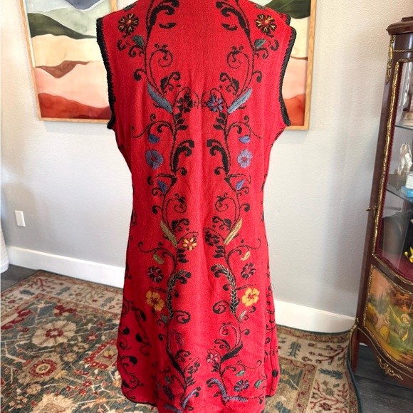 Red Floral Embroidered Long Vest - Picture 3 of 6